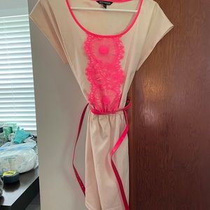 Short sleeve dress- tan/pink